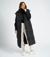Load image into Gallery viewer, BLACK LONGLINE PUFFER GILET