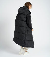Load image into Gallery viewer, BLACK LONGLINE PUFFER GILET