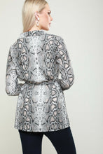 Load image into Gallery viewer, Snake Print Blazer/Jacket With Belt