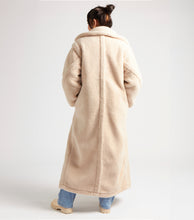 Load image into Gallery viewer, CREAM BORG CROMBIE COAT
